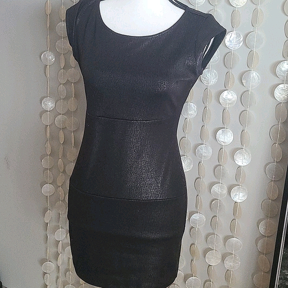 BeBop Fitted Black Dress